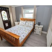 Barn Cottage Pet Friendly With Hot Tub In Laugharne Ref 4184