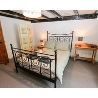 Inglenook Cottage Pet Friendly With Open Fire In Whitby Ref 28267