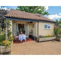 Norbank Cottage Romantic With A Garden In Bressingham Ref 912153