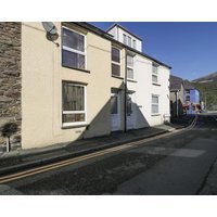 Snowdon View Pet Friendly With Open Fire In Llanberis Ref 928908