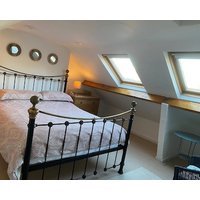 Demeter Cottage Pet Friendly With A Garden In Whitby Ref 951435