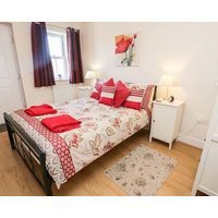 Sleepers Pet Friendly With A Garden In Whitby Ref 906272