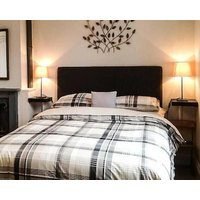 Woodland Cottage Romantic With Open Fire In Malvern Ref 930291