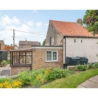 Violet Cottage Family Friendly With A Garden In Feltwell Ref 12708