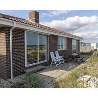 Maries Cottage Pagham - A Bungalow That Sleeps 4 Guests In 2 Bedrooms