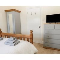 Oak Lodge Family Friendly With A Garden In East Runton Ref 952196