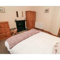 Crumbles Cottage Pet Friendly In Kirkbymoorside Ref 963136