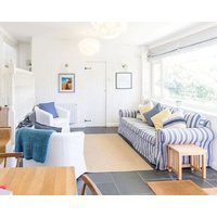 Comfortable Coastal Cottage 350m From Beaches Pub And Charming Village