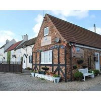 Quirky Self Catering Cottage Yarm - Sleeping From 1-12 People - Dog Friendly