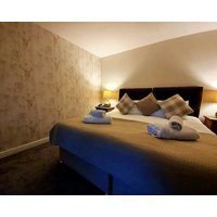 The Oaks Hotel
