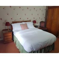 Parva Farmhouse Riverside Guesthouse