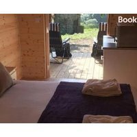 Romantic Getaway Luxury Wooden Cabin With Private Hot Tub and BBQ
