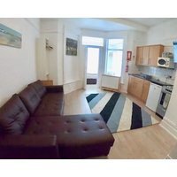 2 Bedroom Apartment In Fashionable North Shore
