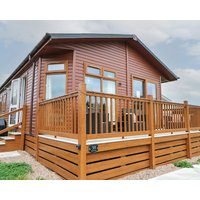 Mildreds Lodge with Hot Tub