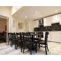 Large Newly Renovated Town House Sleep 13 Professionally Installed Wifi