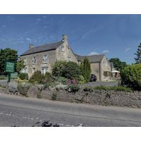 Pettifers Freehouse Hotel