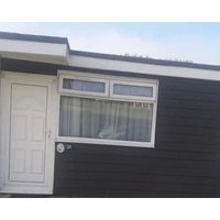 2 Bedroom Chalet Near The Beach