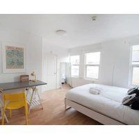 Tooting Broadway Studios & Rooms by DC London Rooms