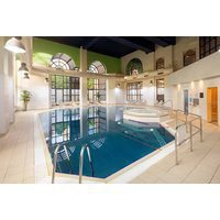 4* Crowne Plaza Leeds Stay with Prosecco & Breakfast for Two! | Wowcher
