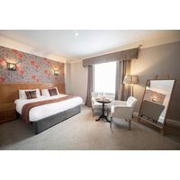 4* Northamptonshire Family Break at Whittlebury Hall - Dinner
