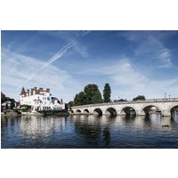 Thames Riviera Hotel