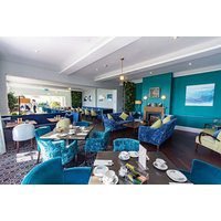 Essex Seaside Stay for 2: The Kingscliff Hotel