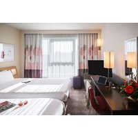 4* Berkshire Spa Break at Novotel Reading for 2 - Breakfast