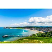 North Wales Seaside Stay For 2 with Bottle of Prosecco & Late Checkout | Wowcher
